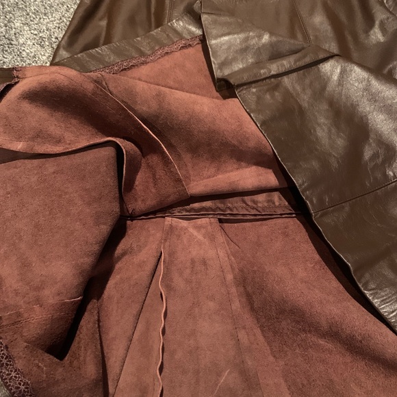 Vintage Etienne Aigner Genuine Leather Skirt side zip button Brown Size 10 - Picture 12 of 17